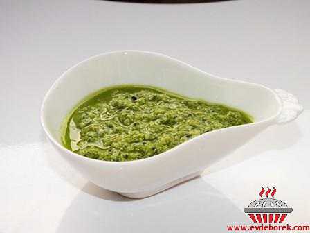 Fesleğenli Pesto Soslu Makarna