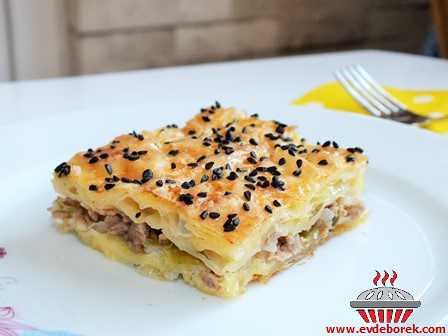 Güllaç Yufkası İle Kıymalı Börek