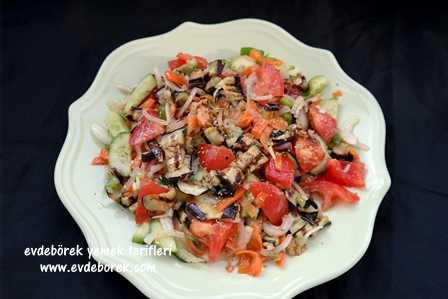 Izgara Patlıcanlı Salata Tarifi