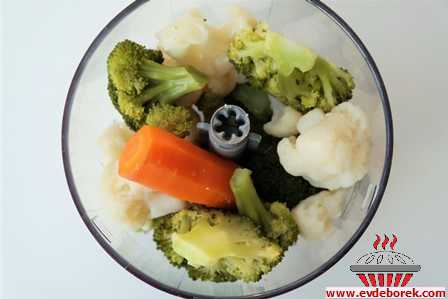 karnabahar-brokoli-köftesi-hazirlik