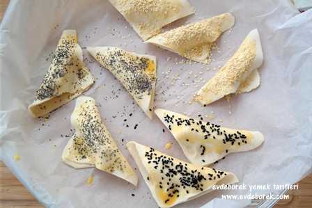 Sosisli Milföy Börek Tarifi