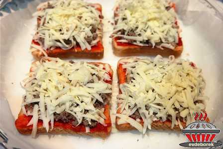 Tost Ekmeğinde Kıymalı Pizza Tarifi