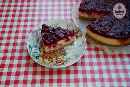 visneli-cheesecake-dilimleri