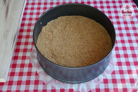 visneli-cheesecake-taban-harci-eklenisi