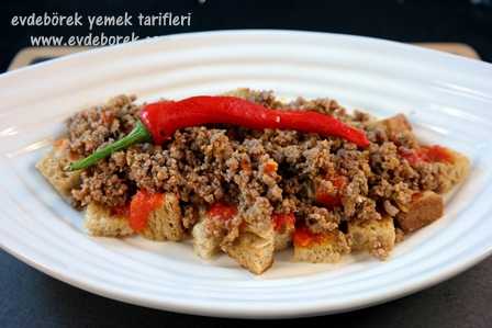 Yoğurtlu-Kıymalı-Kebap-Tarifi3