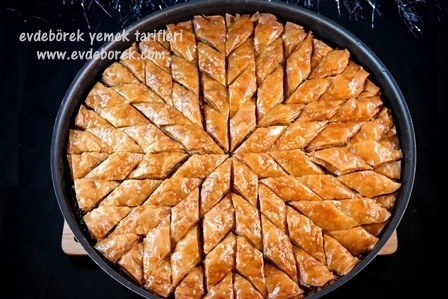 Cevizli Ev Baklavası Tarifi