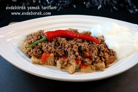 Yoğurtlu Kıymalı Kebap Tarifi