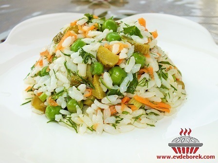 Çin Pilavı (Pirinç Salatası)